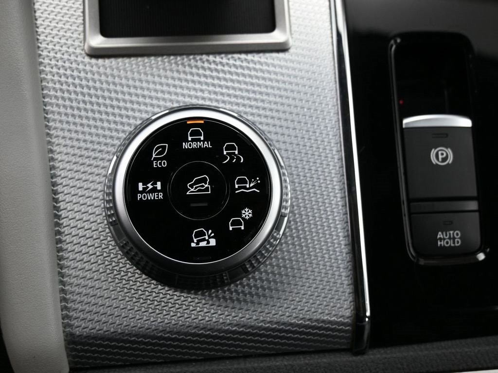 Used 2023 Mitsubishi Outlander SEL image 30