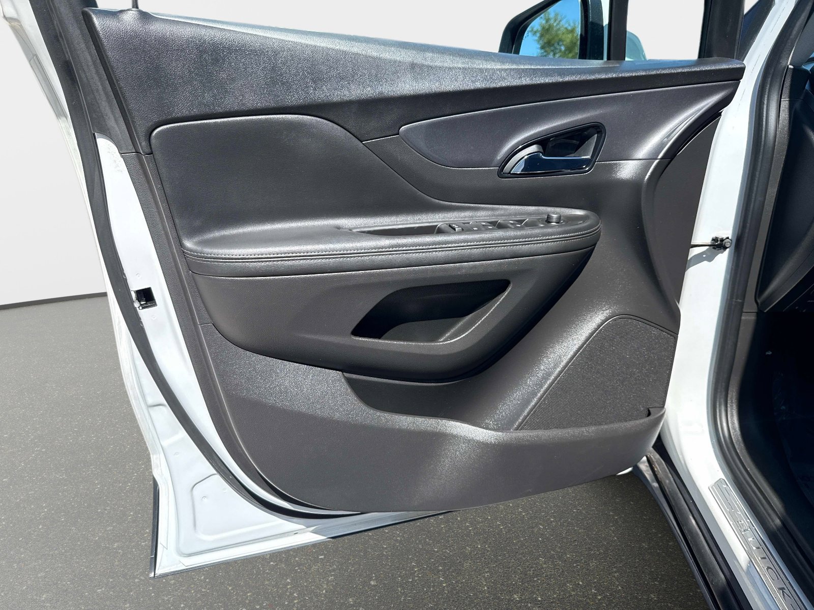 Used 2019 Buick Encore Preferred w/ Safety Package image 18