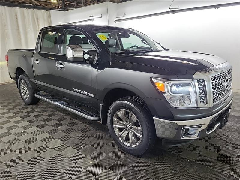 Used 2019 Nissan Titan SL w/ Chrome Package image 3