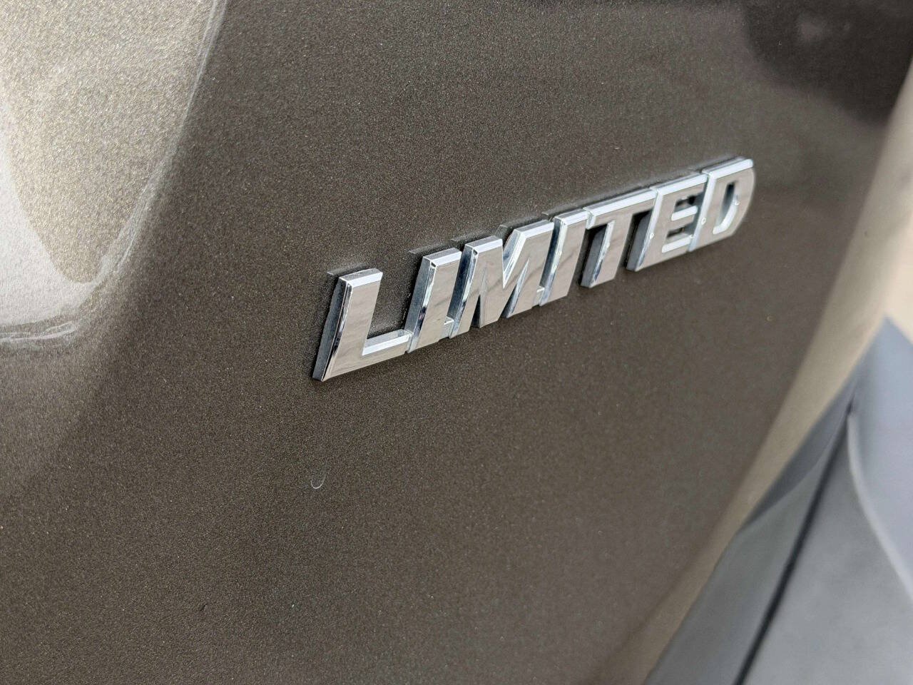 Used 2013 Toyota RAV4 Limited AWD/4WD image 6