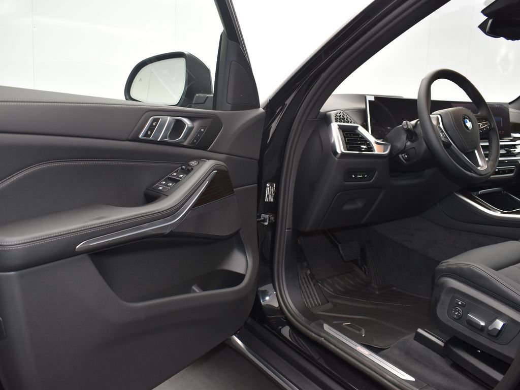 Used 2026 BMW X5 sDrive40i RWD image 11