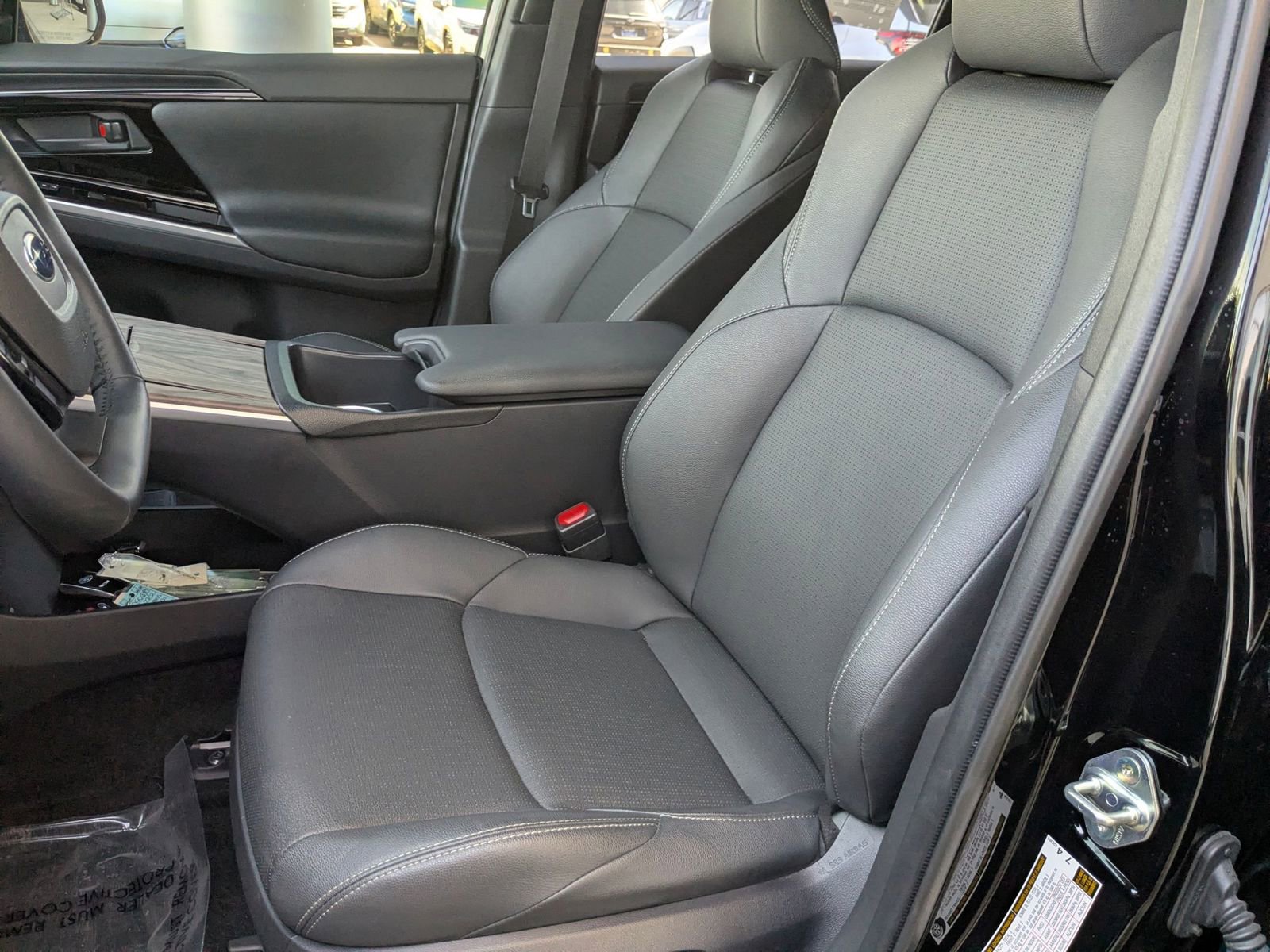 Used 2025 Subaru Solterra Limited w/ Limited Package AWD/4WD image 22