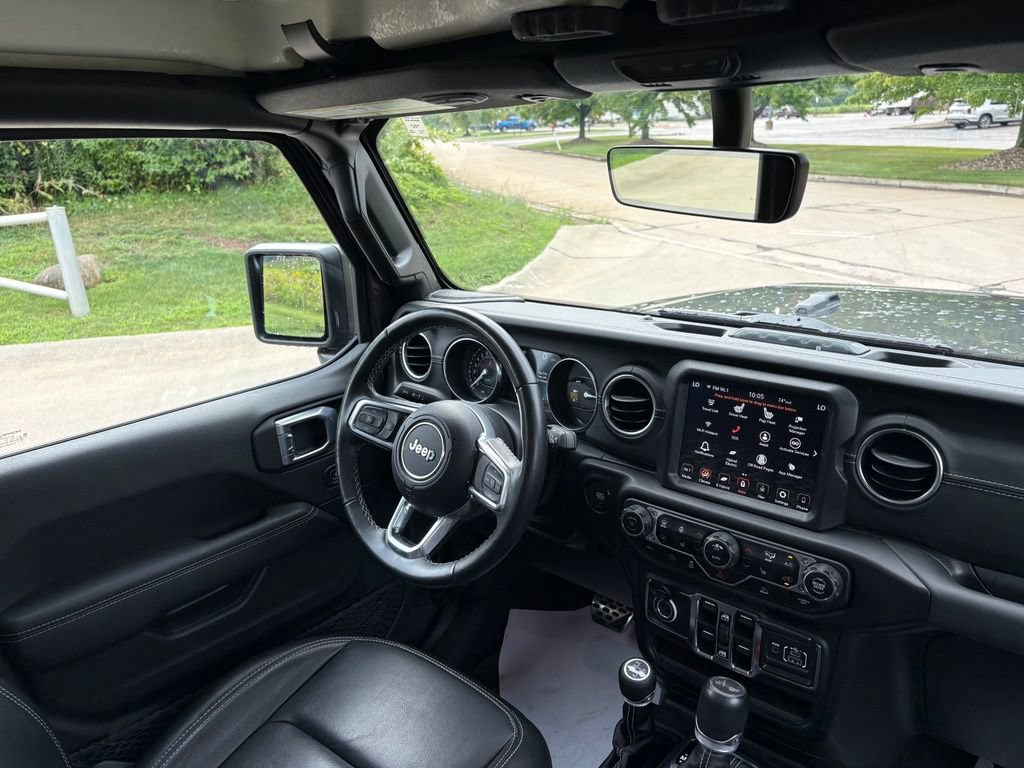 Used 2023 Jeep Wrangler Unlimited Sahara w/ Cold Weather Group AWD/4WD image 31