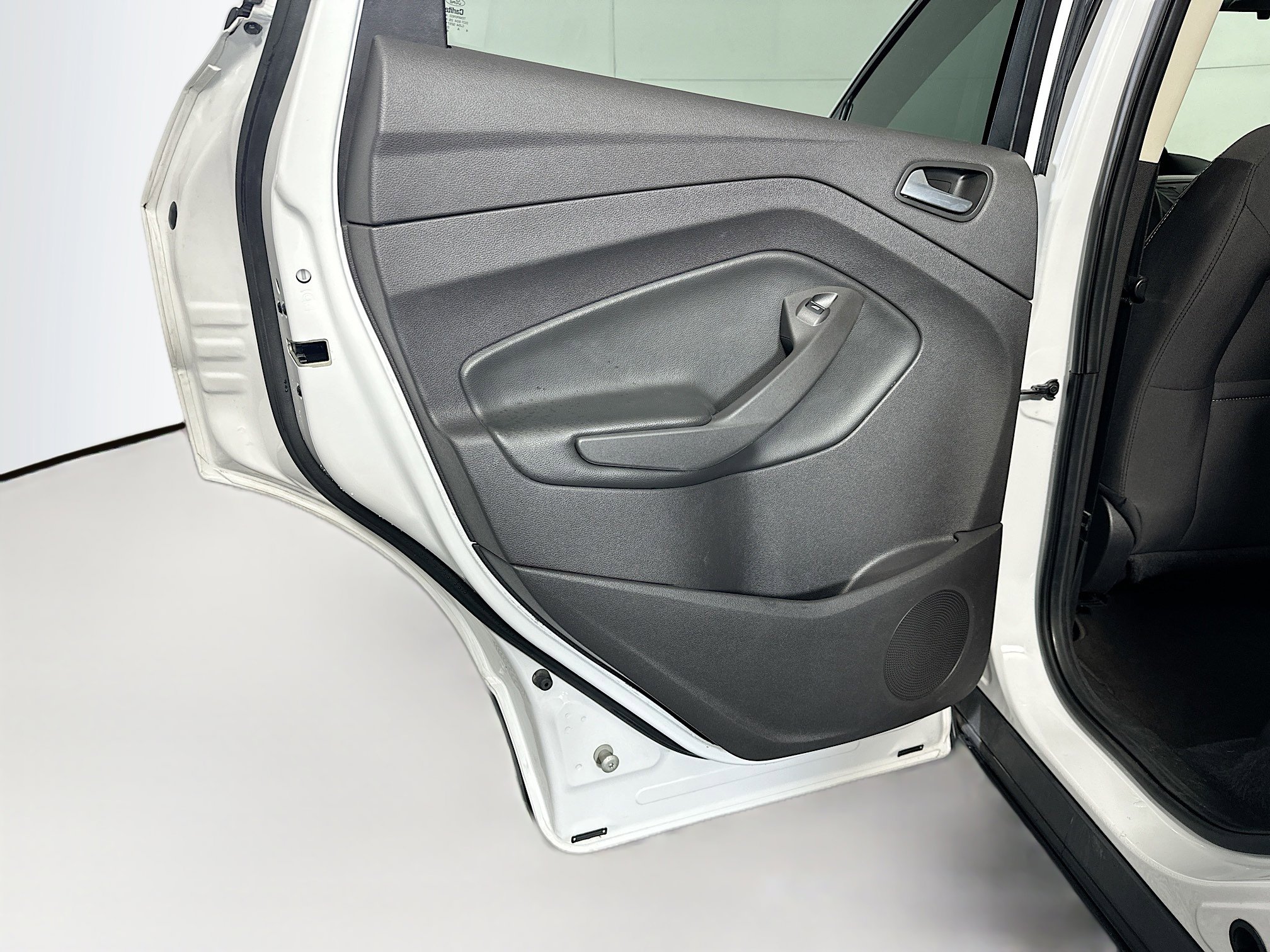 Used 2015 Ford Escape SE image 24