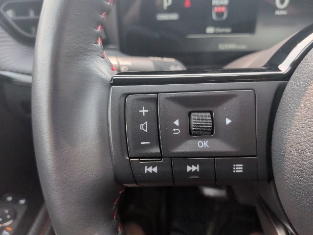 Used 2025 Nissan Kicks SR w/ SR Premium Package FWD image 27