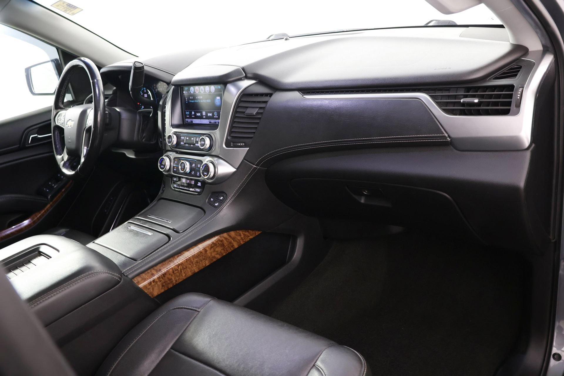 Used 2018 Chevrolet Suburban Premier AWD/4WD image 35