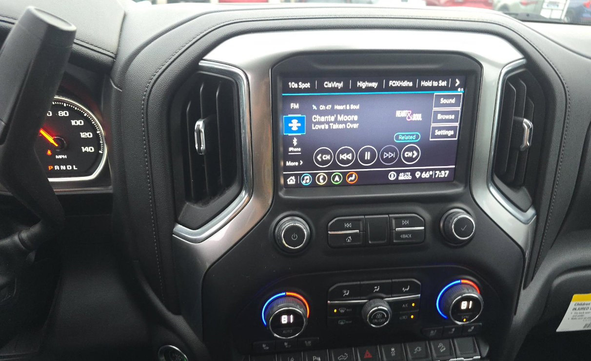 Used 2020 Chevrolet Silverado 2500 LTZ w/ LTZ Plus Package image 13