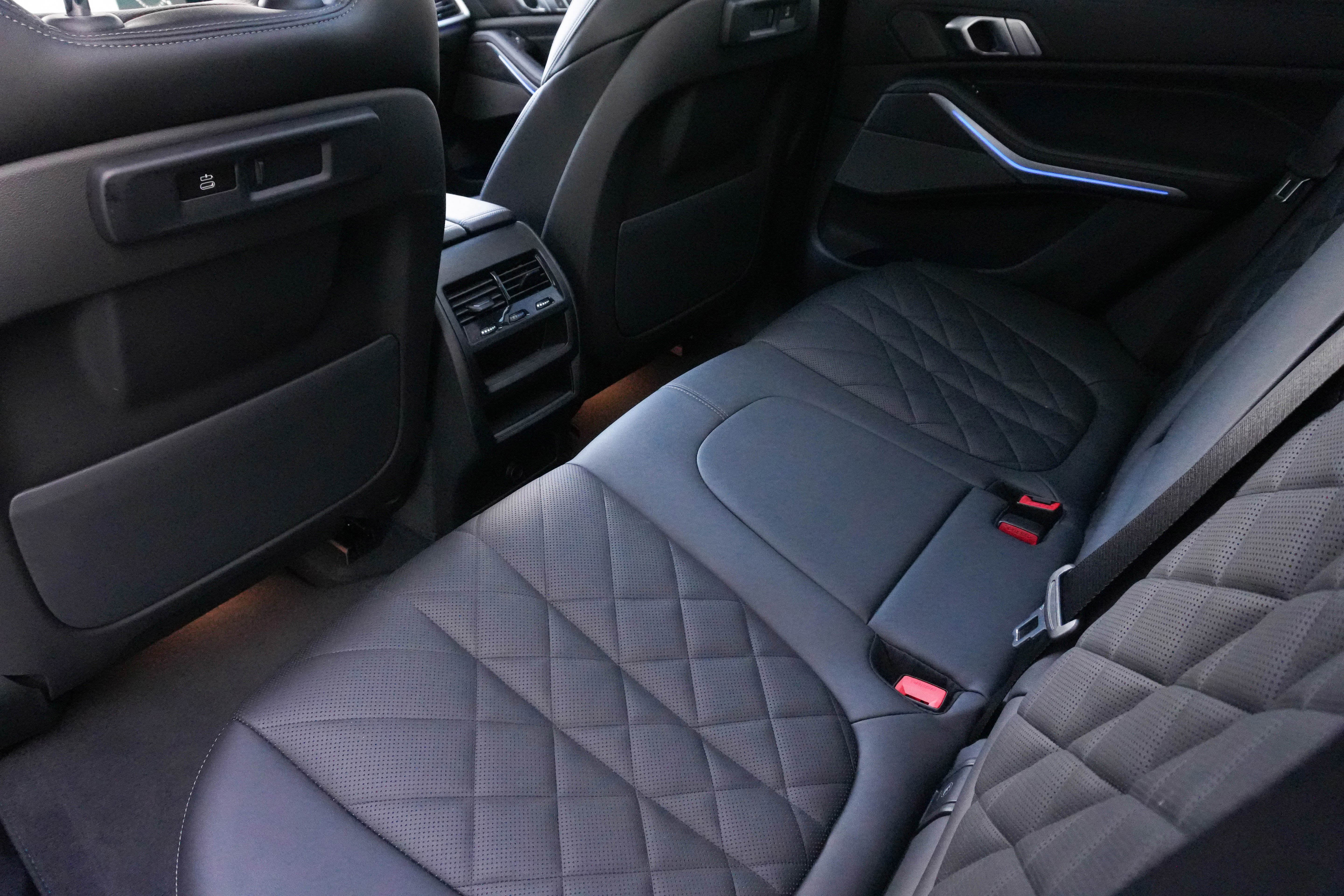 Certified 2023 BMW X5 sDrive40i w/ Premium Package image 37