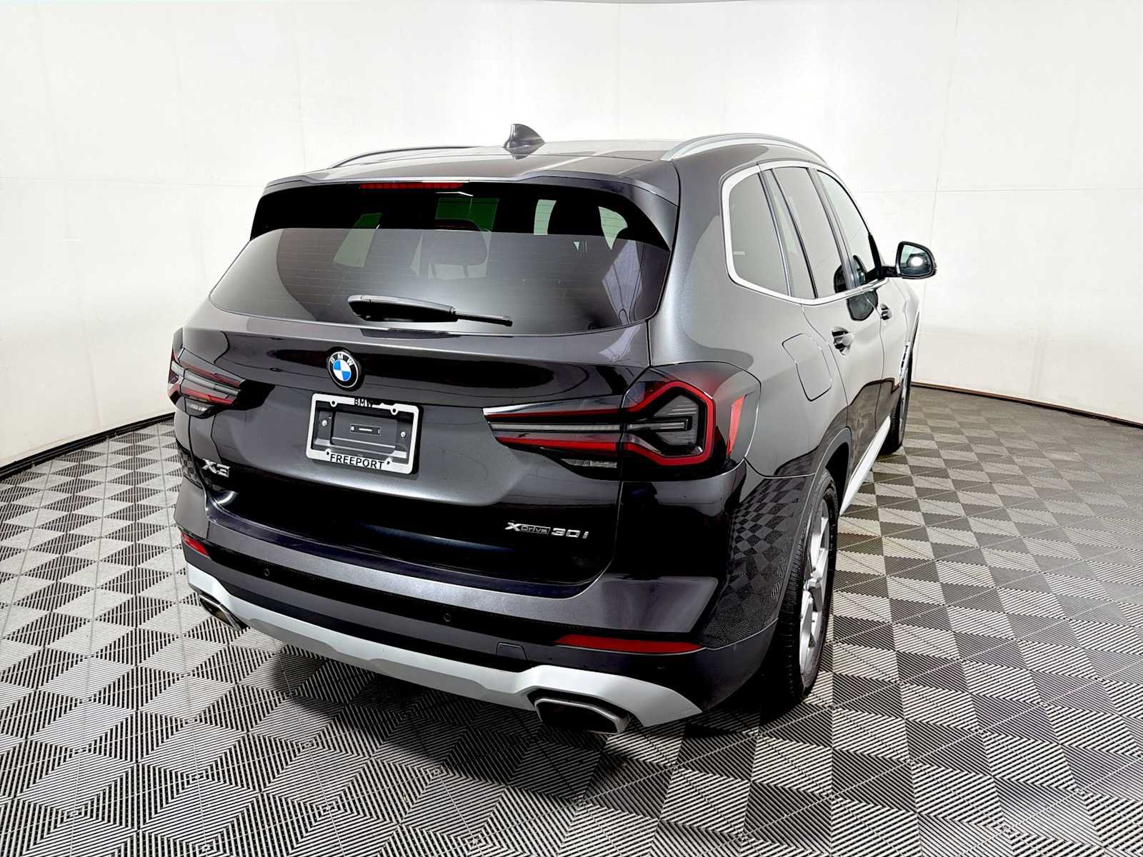 Used 2024 BMW X3 xDrive30i w/ Premium Package AWD/4WD image 6
