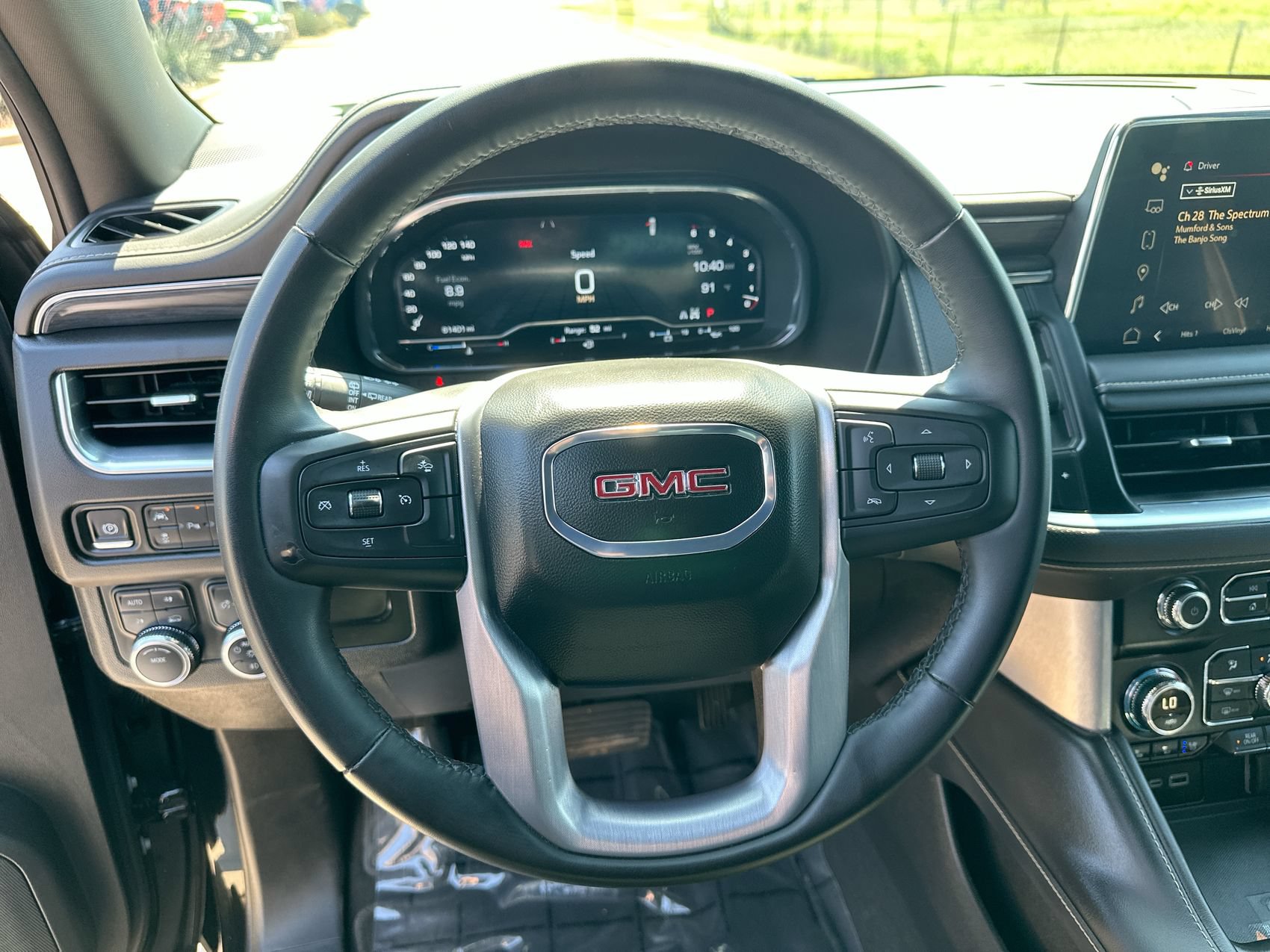 Used 2024 GMC Yukon SLT AWD/4WD image 14