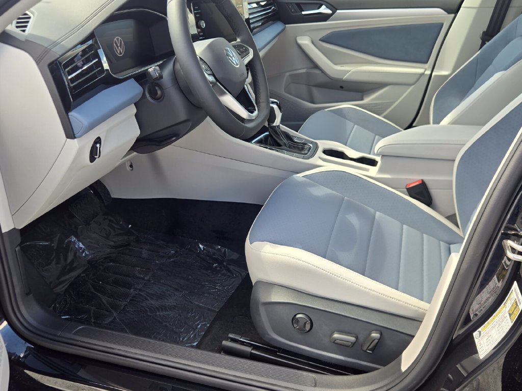 New 2027 Volkswagen Jetta SE FWD image 7