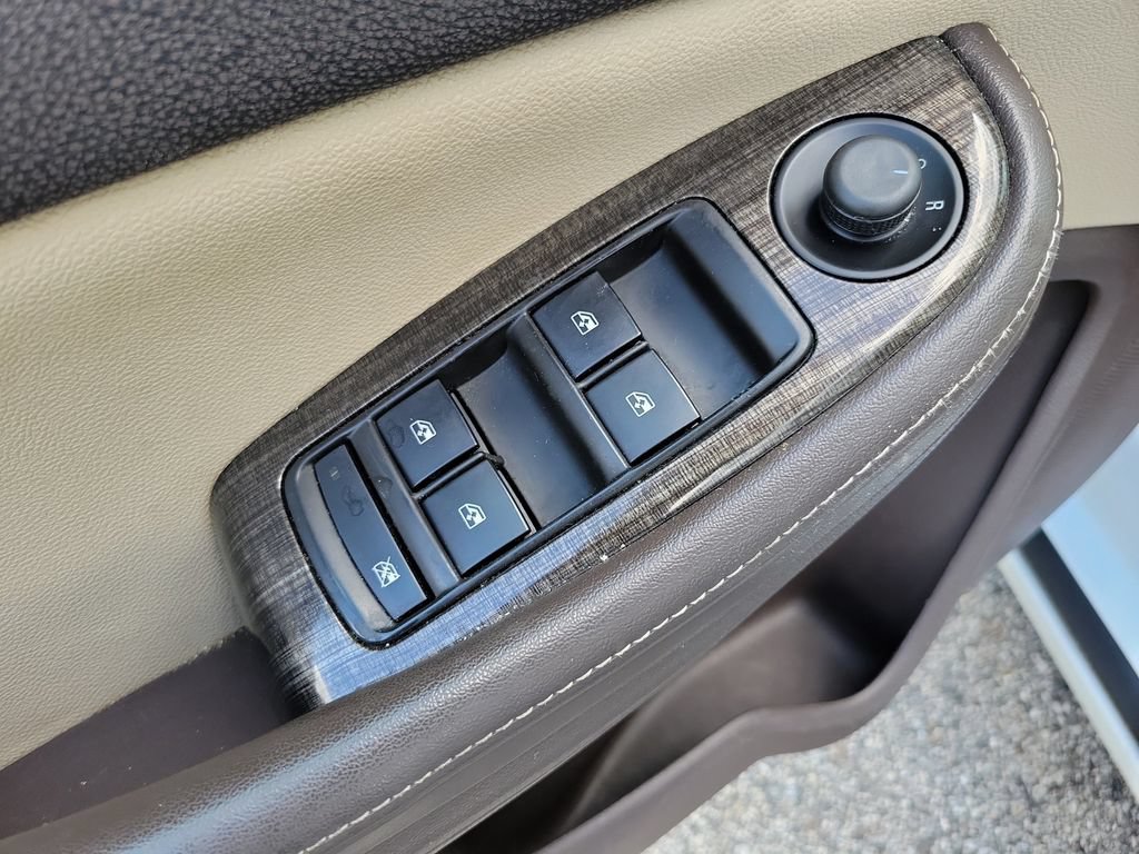 Used 2015 Chevrolet Malibu LT w/ Power Convenience Package FWD image 17