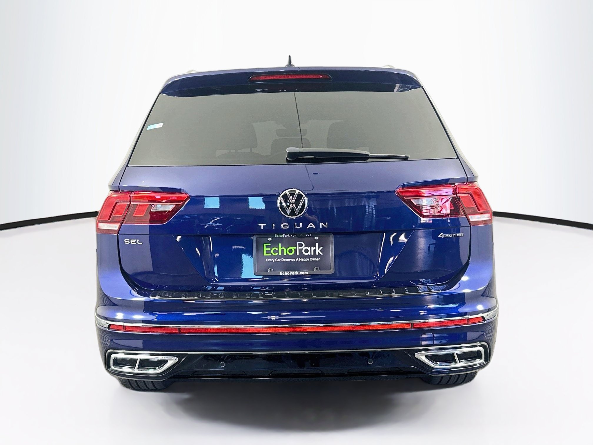 Used 2024 Volkswagen Tiguan SEL R-Line AWD/4WD image 7