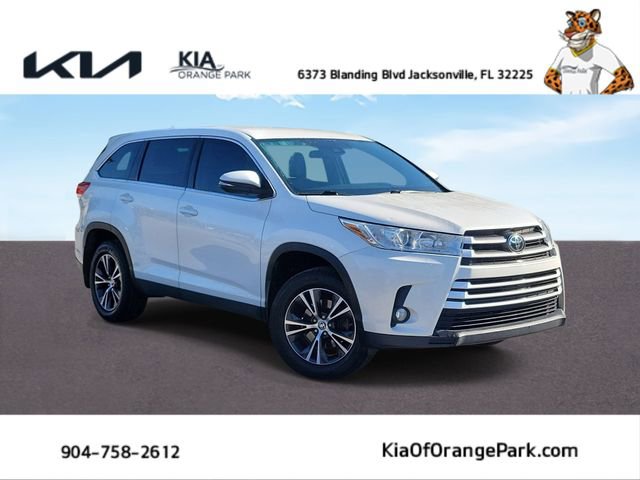Used 2019 Toyota Highlander Plus AWD/4WD image 1