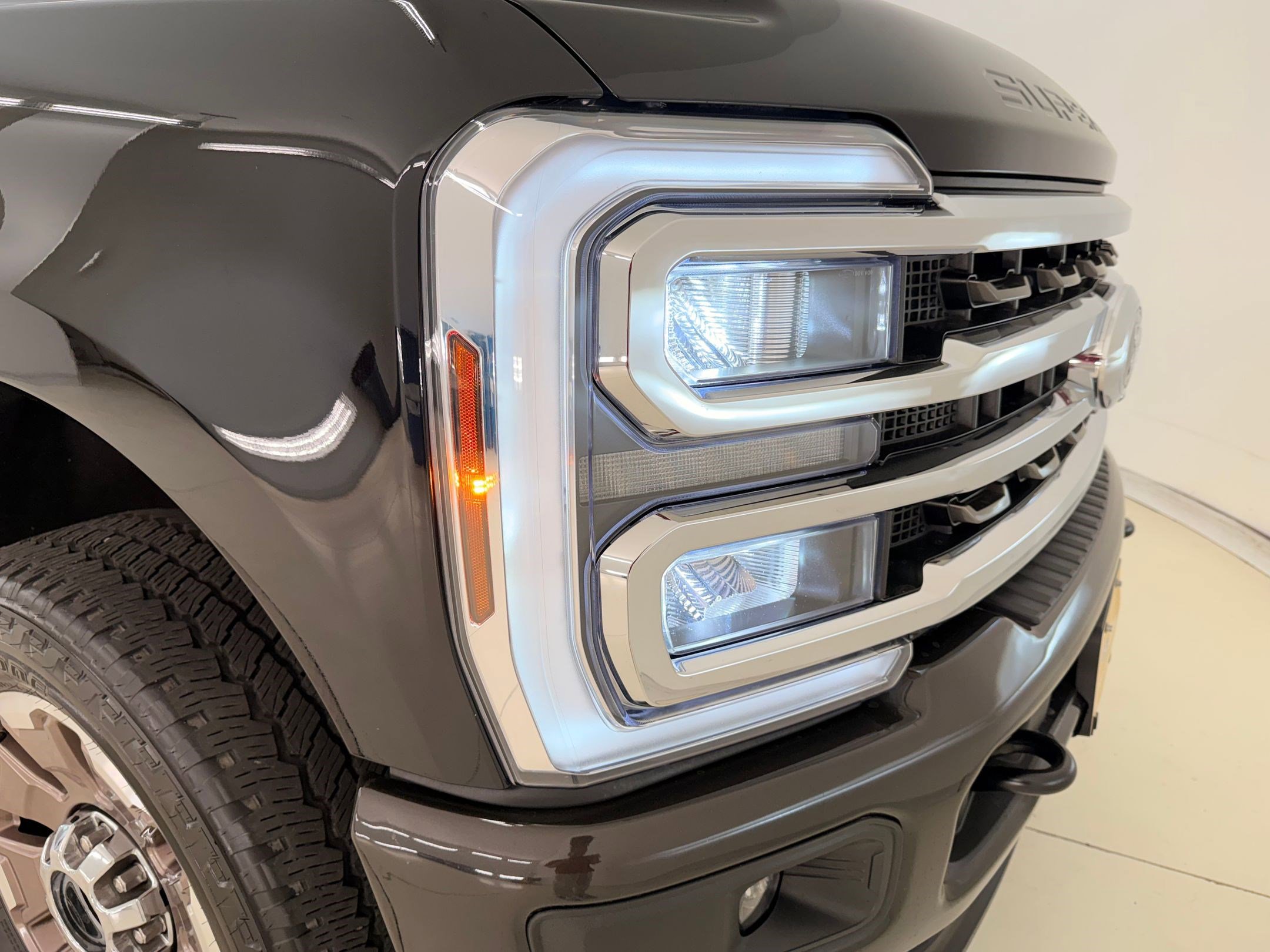 Used 2025 Ford F350 King Ranch image 11