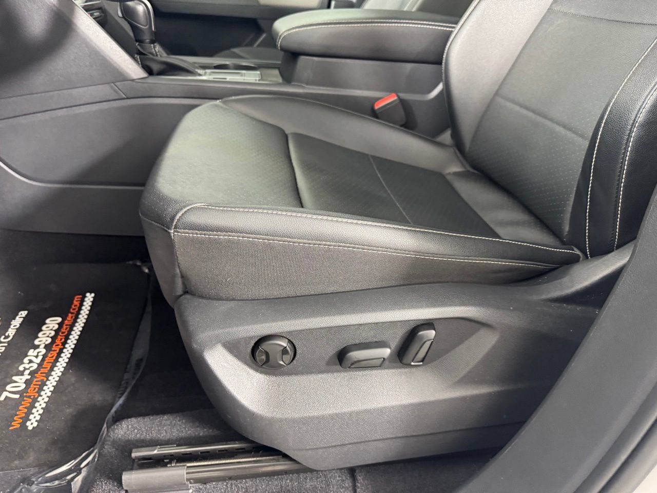 Used 2023 Volkswagen Atlas SE w/ Panoramic Sunroof Package FWD image 11