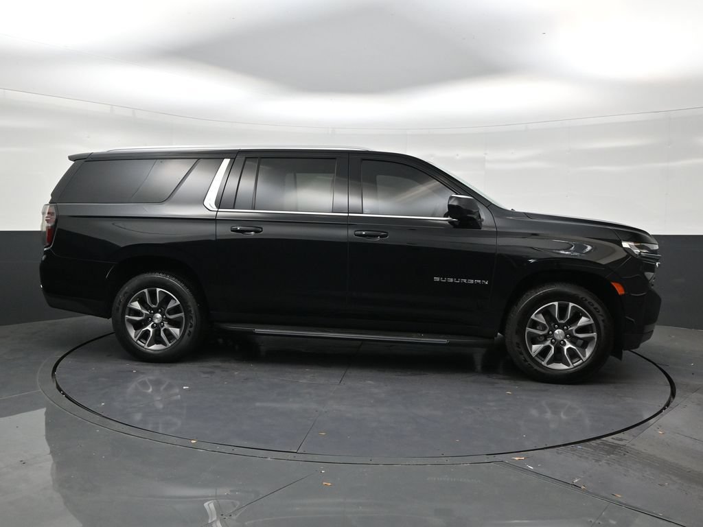 Used 2021 Chevrolet Suburban LT AWD/4WD image 6