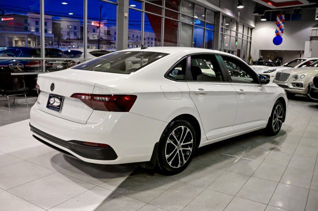 Used 2024 Volkswagen Jetta Sport image 5