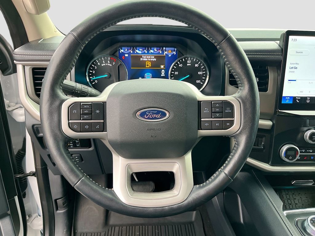 Used 2023 Ford Expedition XLT image 11