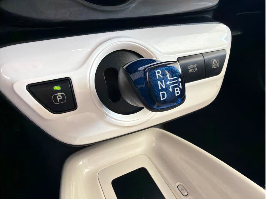 Used 2016 Toyota Prius Three FWD image 23