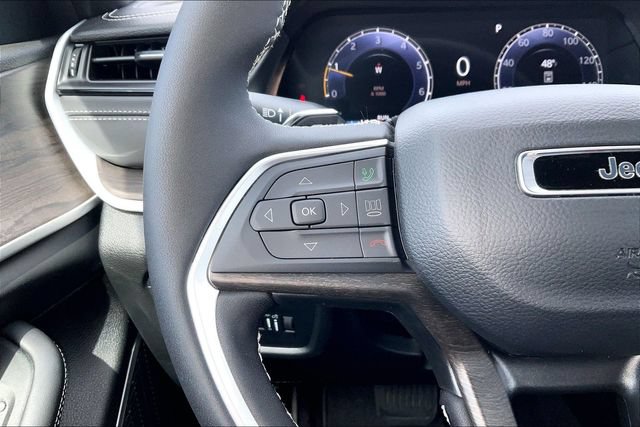 Used 2026 Jeep Grand Cherokee Limited AWD/4WD image 18