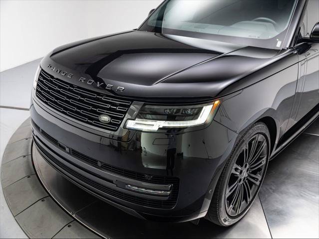Used 2025 Land Rover Range Rover SE AWD/4WD image 9
