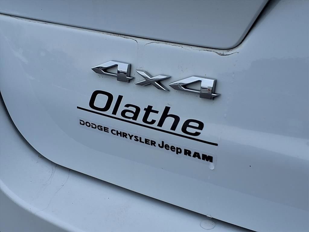 Used 2023 Jeep Grand Cherokee L Laredo image 19