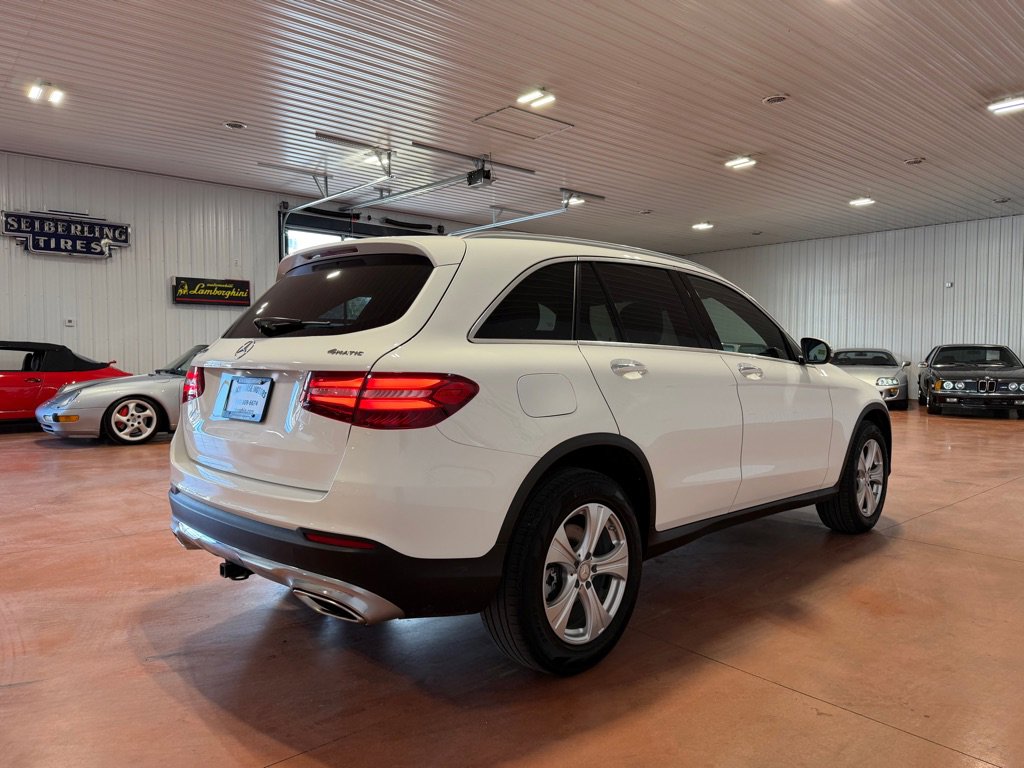 Used 2017 Mercedes-Benz GLC 300 4MATIC image 9