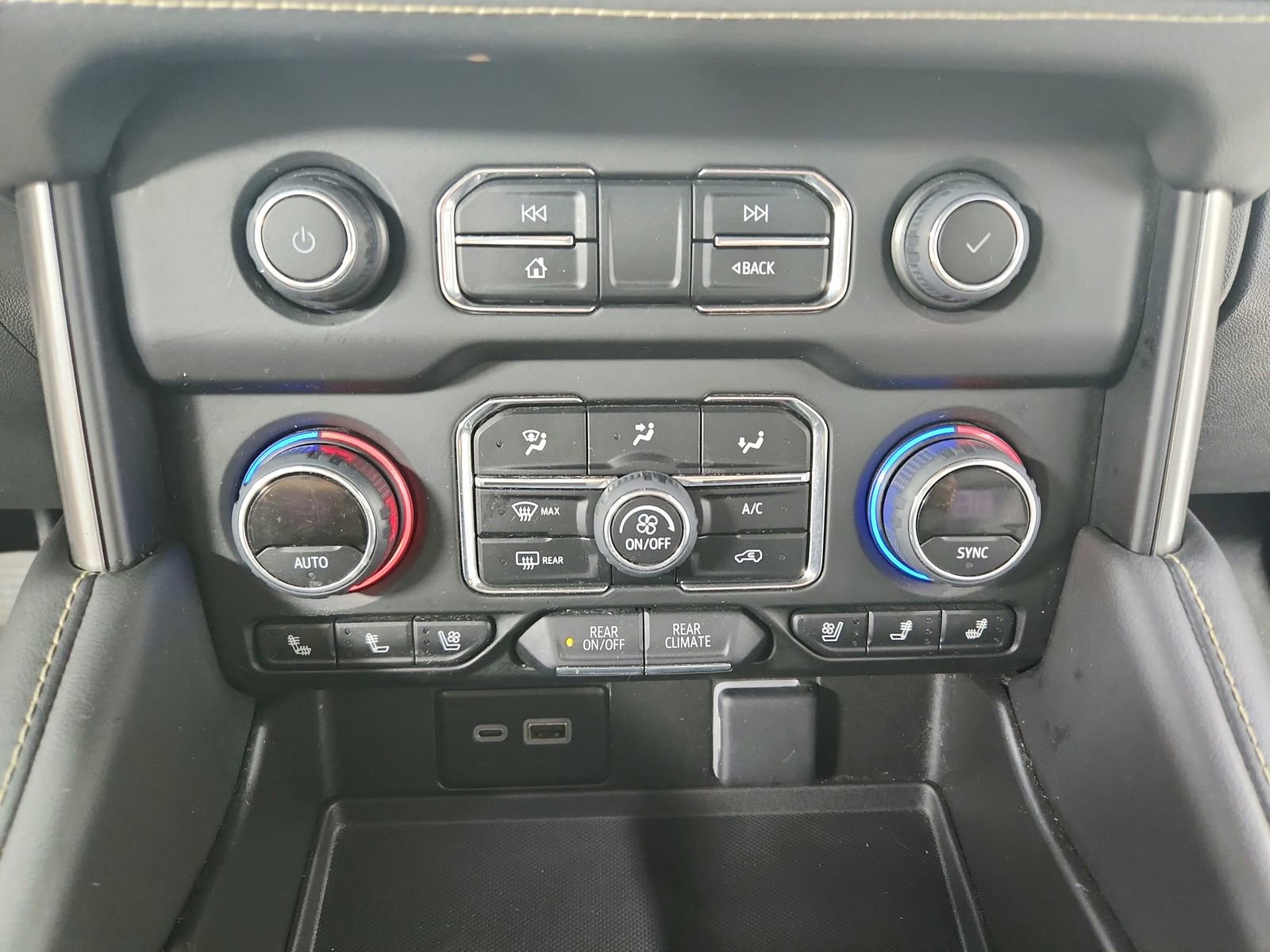 Used 2024 Chevrolet Tahoe Premier image 32