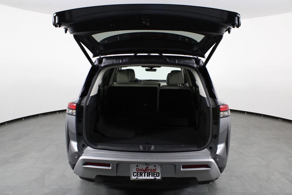 Certified 2025 Nissan Pathfinder SL w/ Cargo Package FWD image 17
