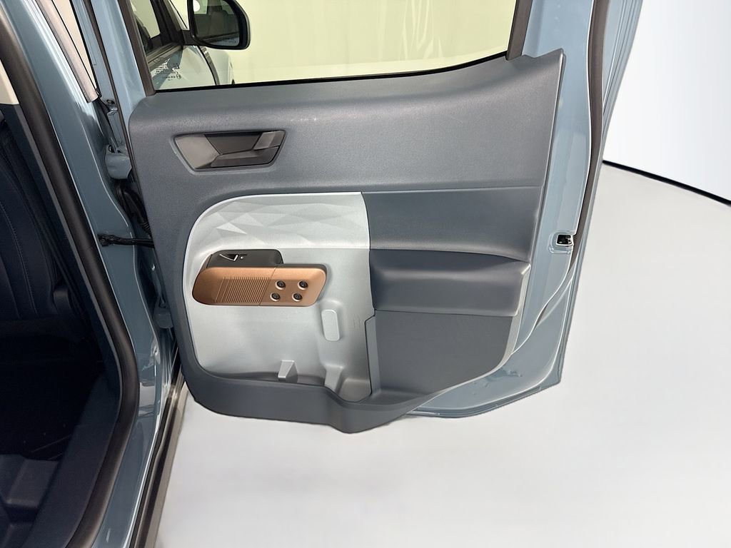 Used 2023 Ford Maverick Lariat w/ Lariat Luxury Package image 28