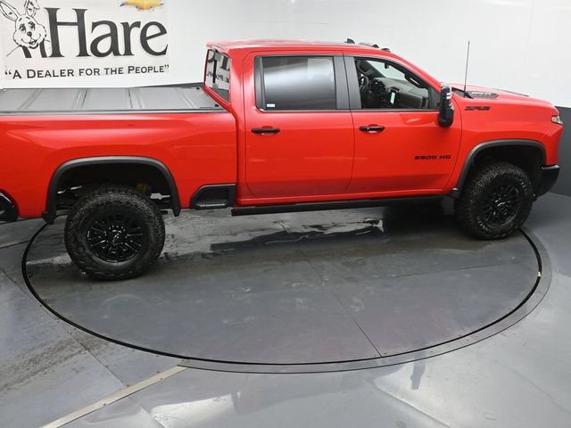New 2026 Chevrolet Silverado 2500 ZR2 w/ LPO, Dark Essentials Package AWD/4WD image 17