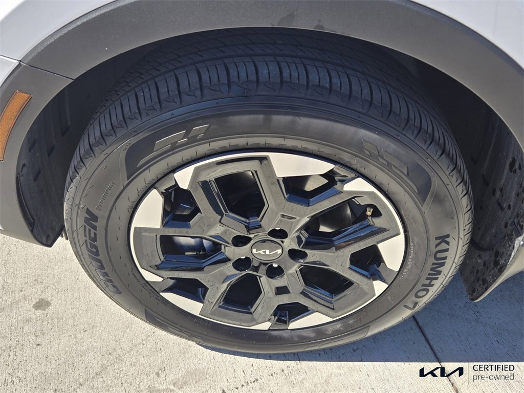 Used 2025 Kia Sorento S image 10