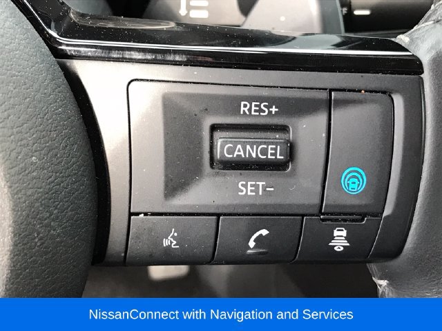 Used 2025 Nissan Pathfinder SL AWD/4WD image 9