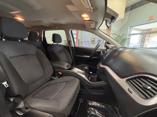 Used 2018 Dodge Journey SE FWD image 9