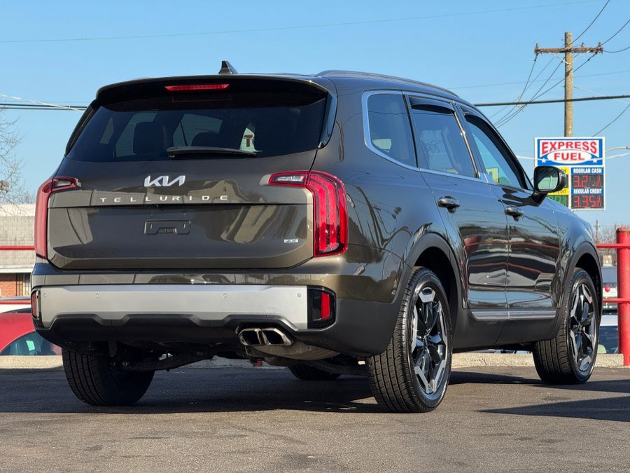 Used 2023 Kia Telluride S w/ S Sunroof Package image 5