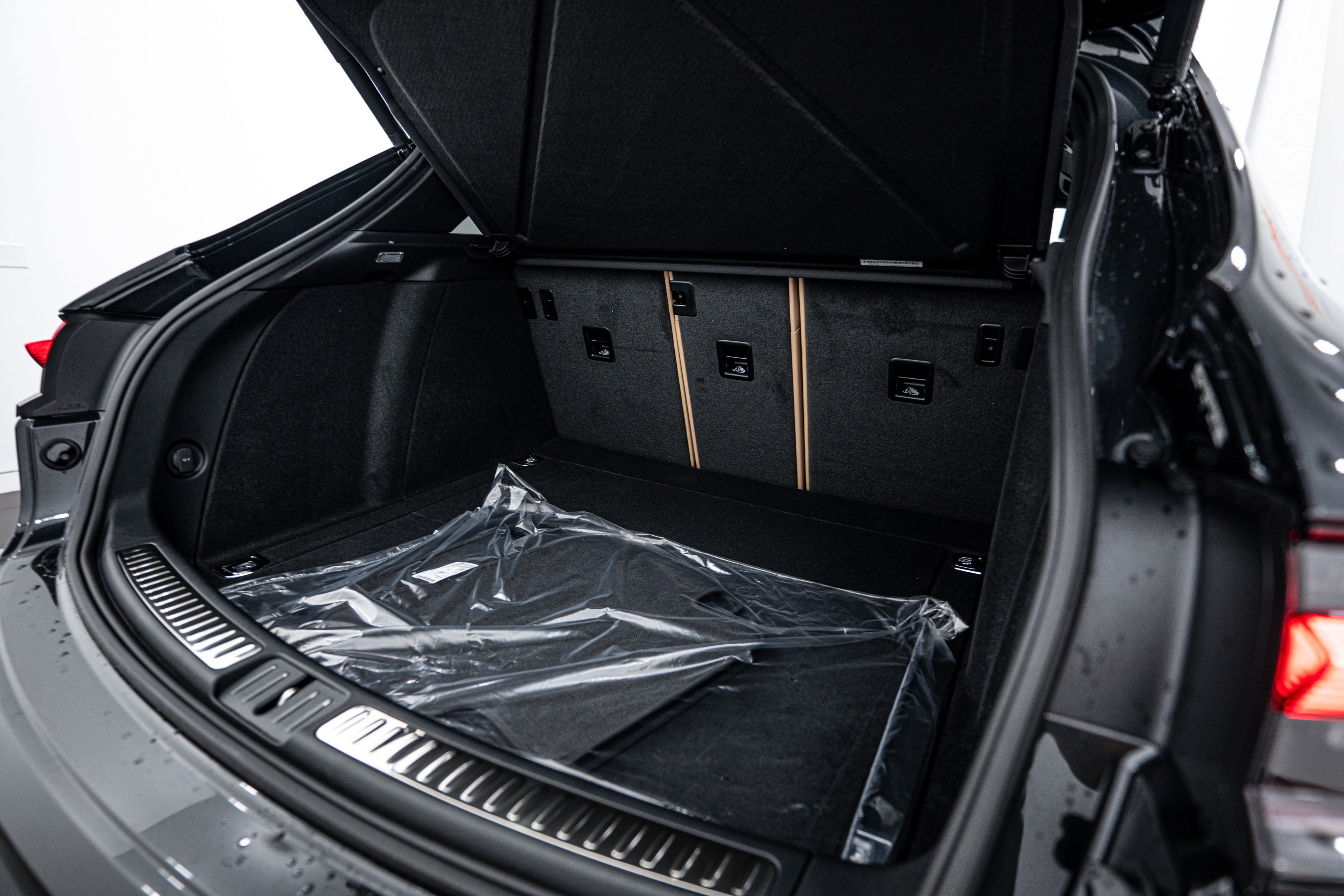 New 2025 Porsche Macan image 24