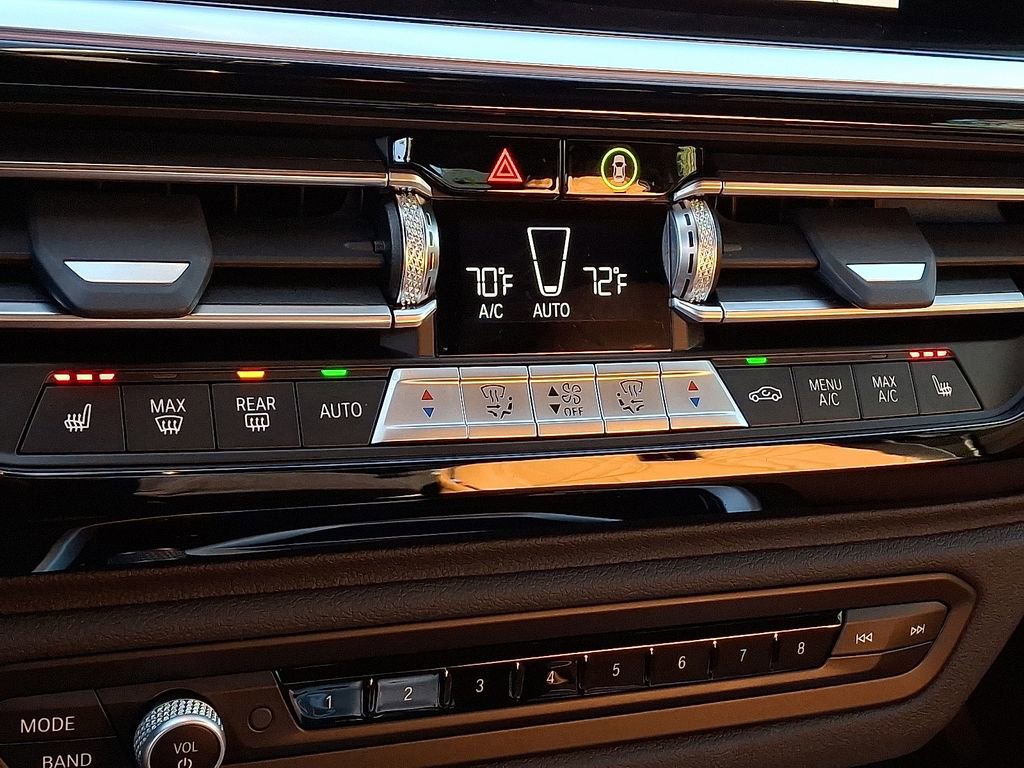 Used 2025 BMW Z4 M40i w/ Edition image 11