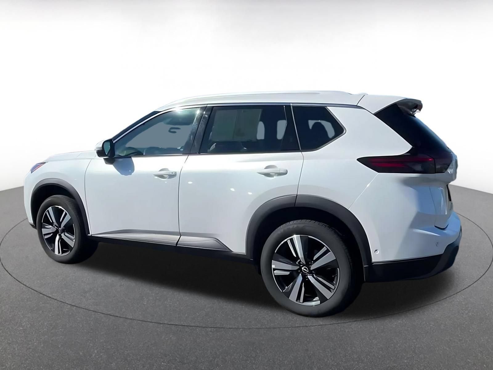 Used 2026 Nissan Rogue SL AWD/4WD image 8