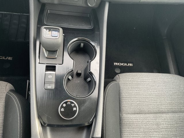 Used 2022 Nissan Rogue S image 18