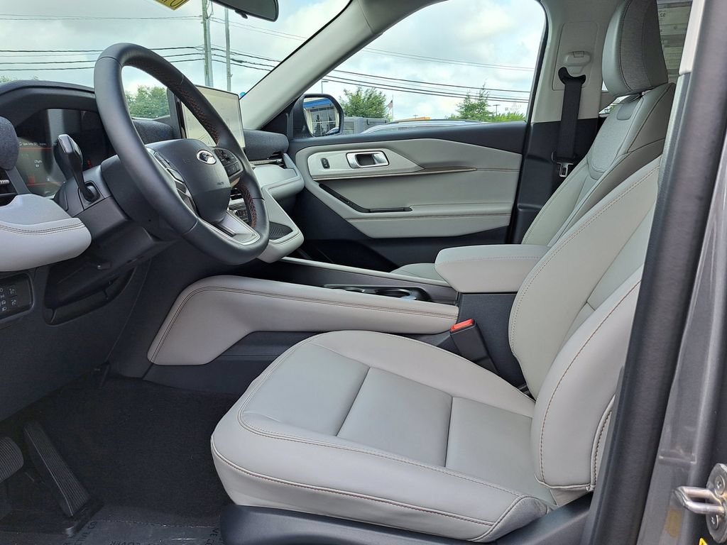 New 2026 Ford Explorer Active w/ Active Comfort Package AWD/4WD image 14