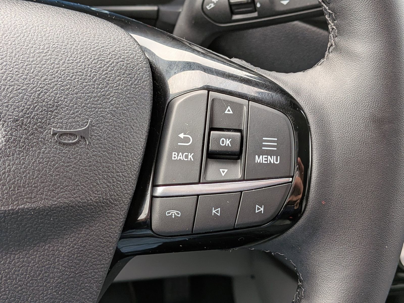 Certified 2025 Ford Escape Platinum image 30