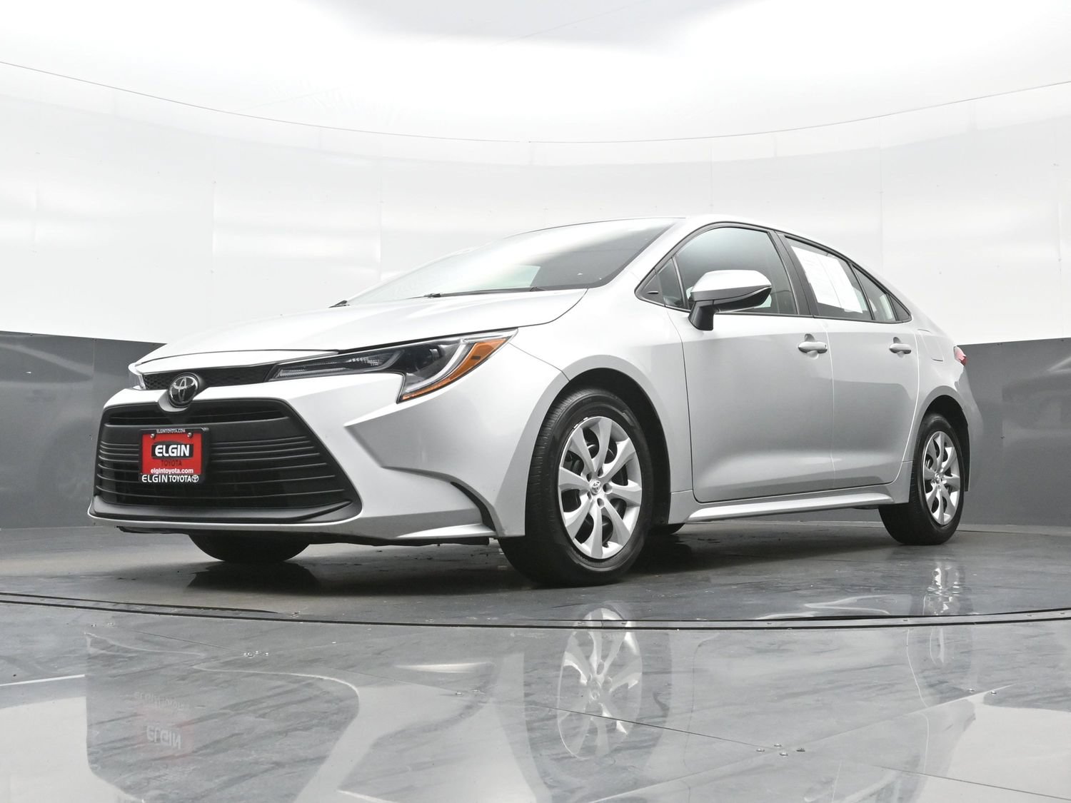 Used 2025 Toyota Corolla LE FWD image 26