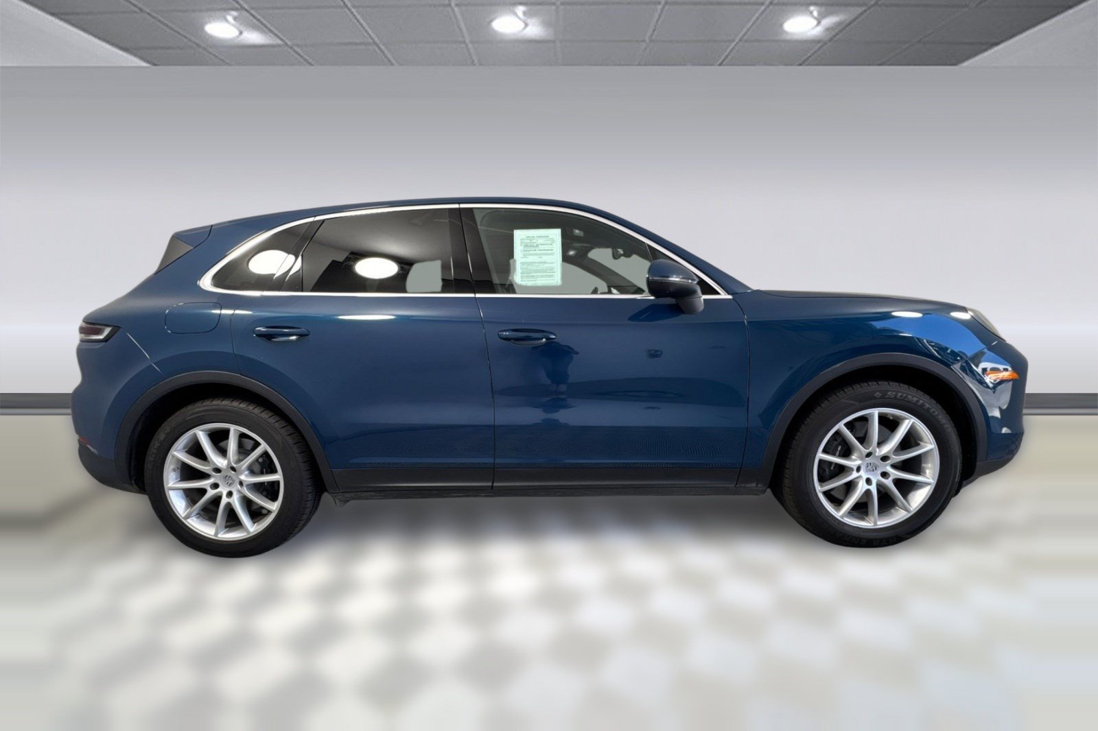 Used 2024 Porsche Cayenne AWD/4WD image 7