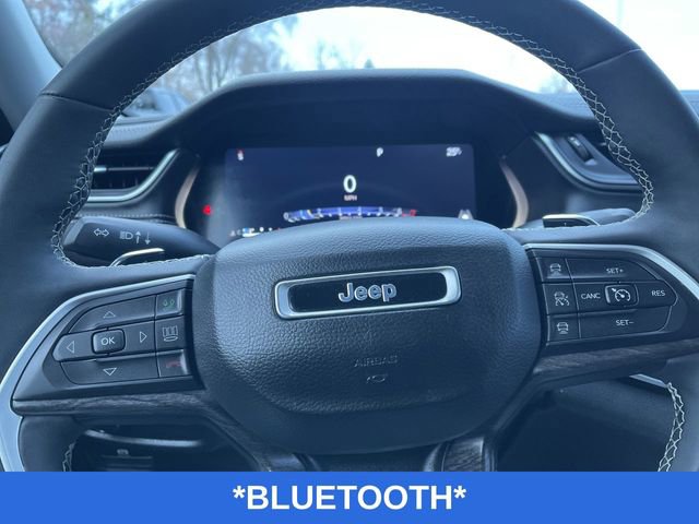 Used 2023 Jeep Grand Cherokee Limited w/ Luxury Tech Group II image 12