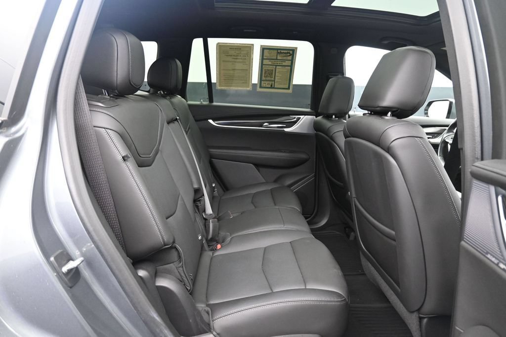 Used 2022 Cadillac XT6 Sport w/ Technology Package AWD/4WD image 12