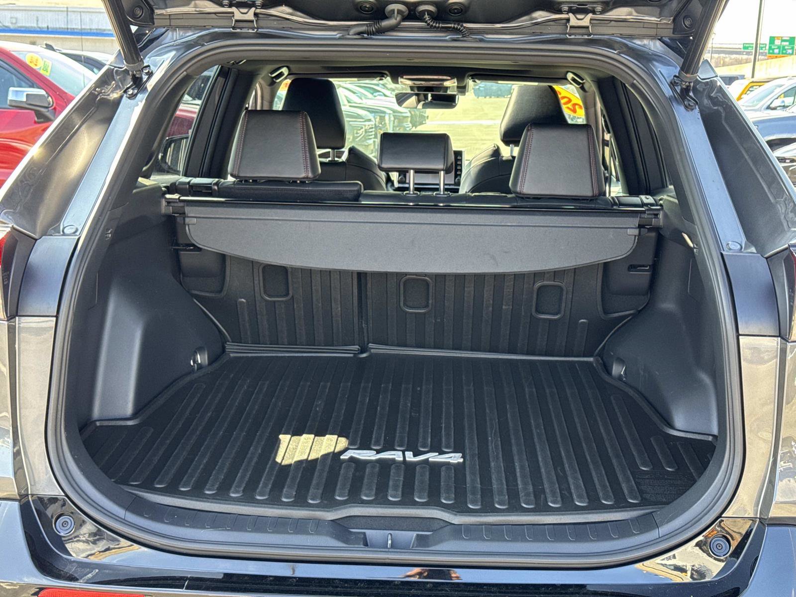 Used 2022 Toyota RAV4 XSE w/ Weather Package image 17