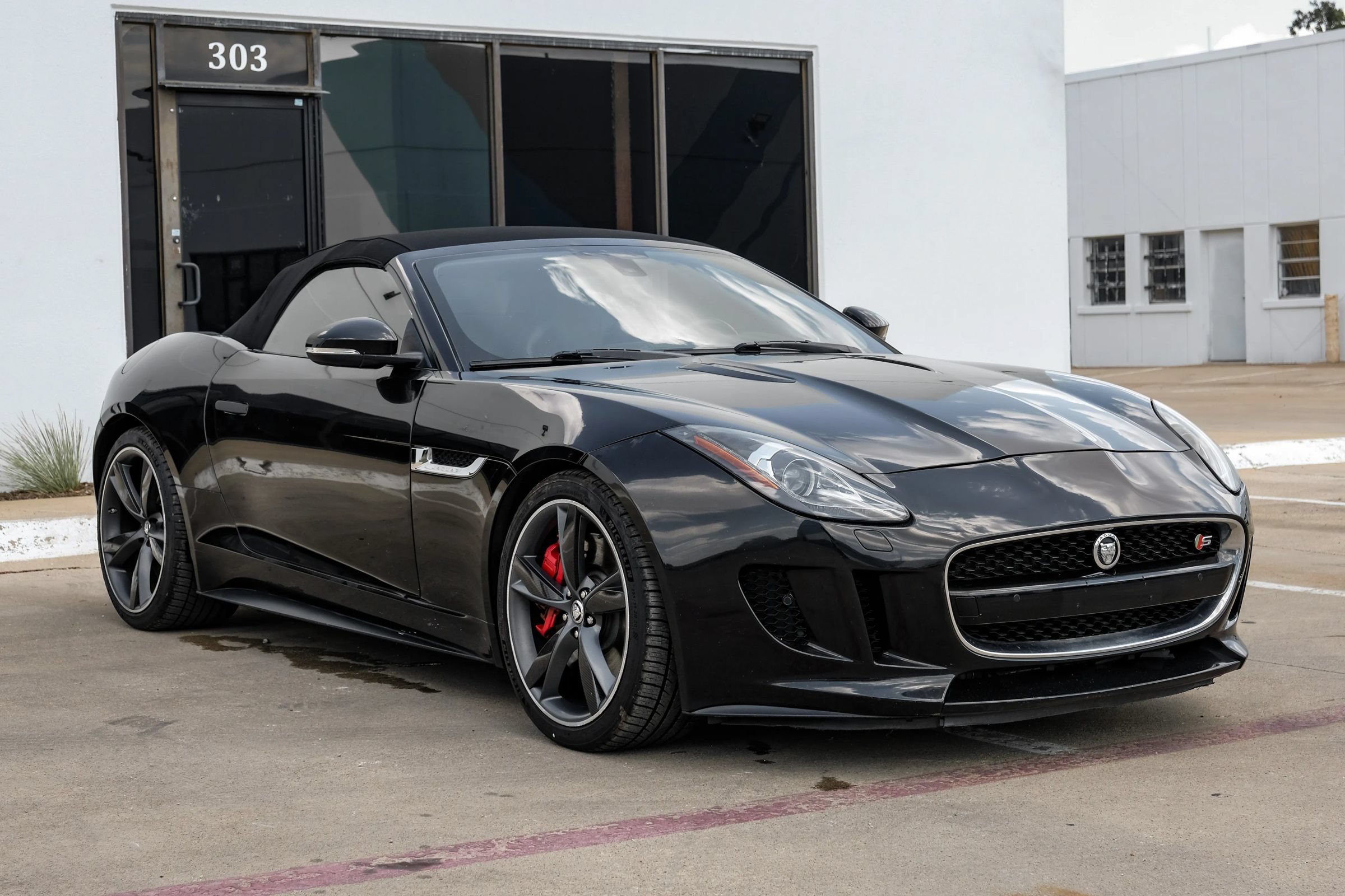 Used 2014 Jaguar F-TYPE S RWD image 7