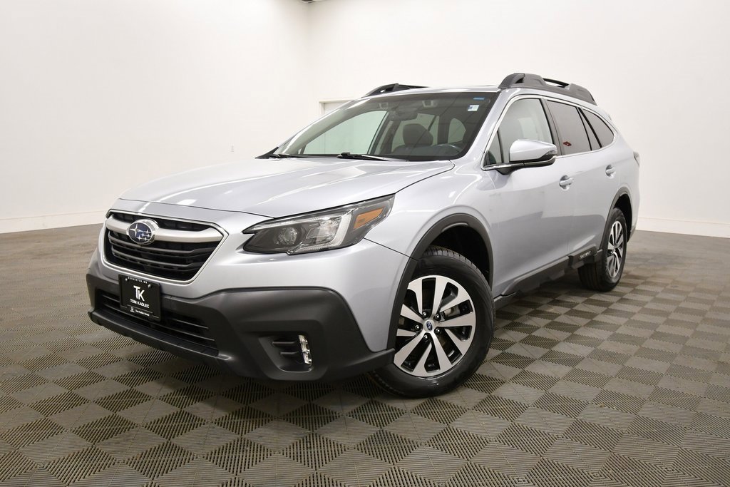 Used 2022 Subaru Outback Premium image 2
