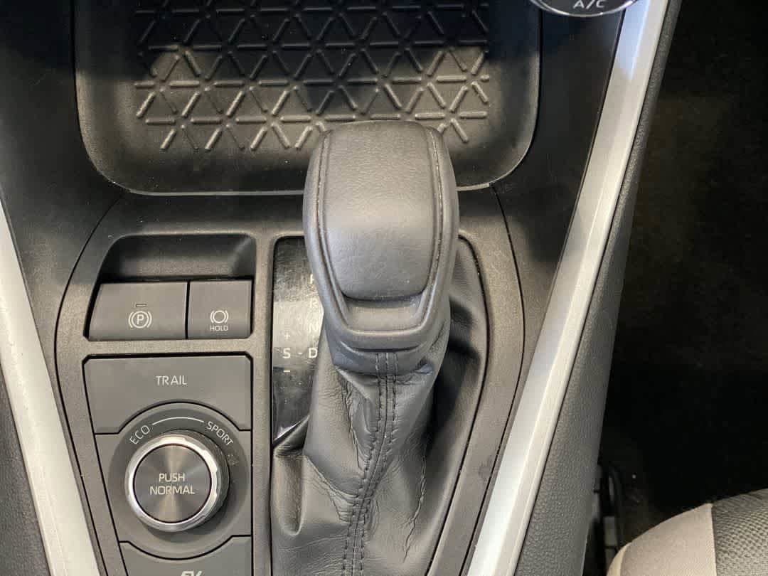 Used 2022 Toyota RAV4 XLE w/ Convenience Package AWD/4WD image 22